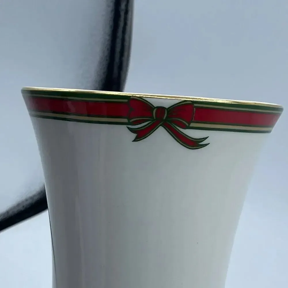 Royal Doulton English Porcelain “Ribbon” 1986 vase